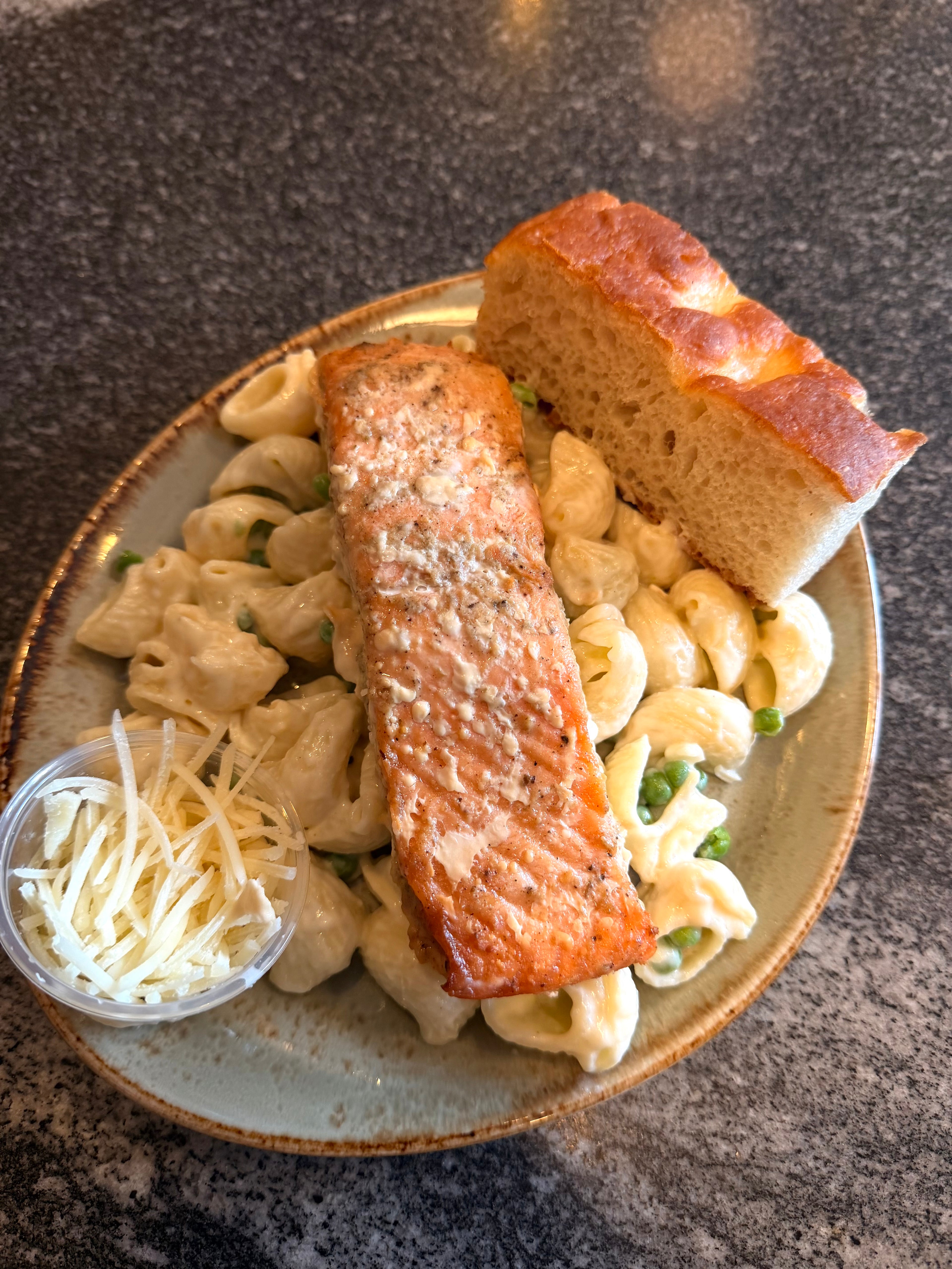 Salmon Conchiglioni